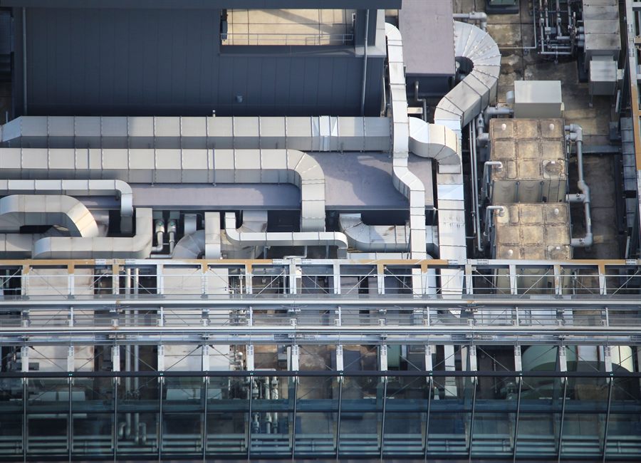 Ventilationsanlæg med kanaler og aggregater